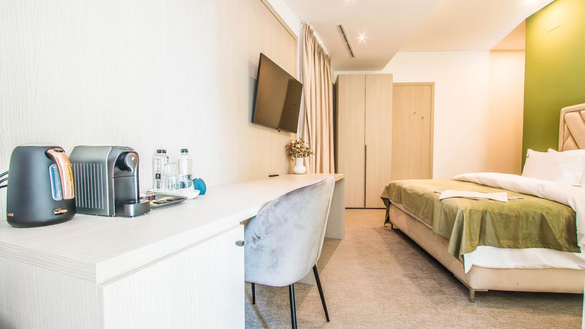 Central Carol Aparthotel 2 Букурещ Екстериор снимка
