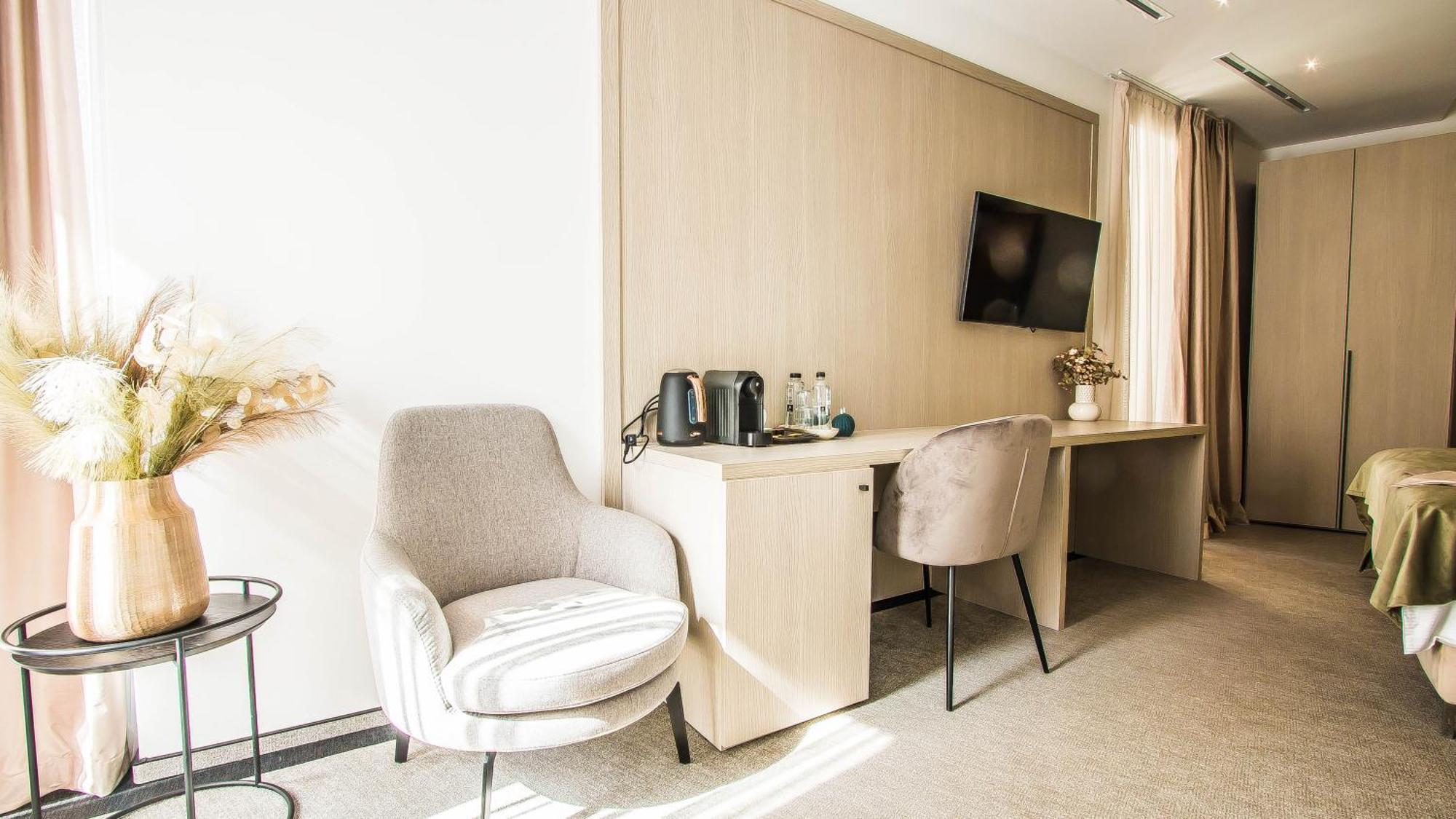 Central Carol Aparthotel 2 Букурещ Екстериор снимка